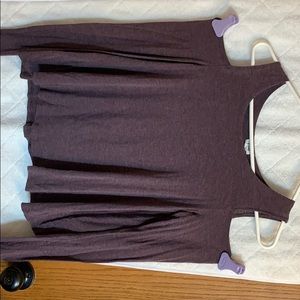 Garage keyhole shoulder long sleeve